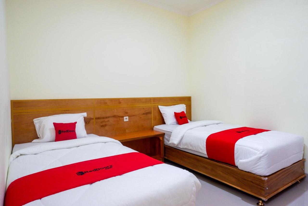 Reddoorz Near Rita Supermall Purwokerto 2 エクステリア 写真