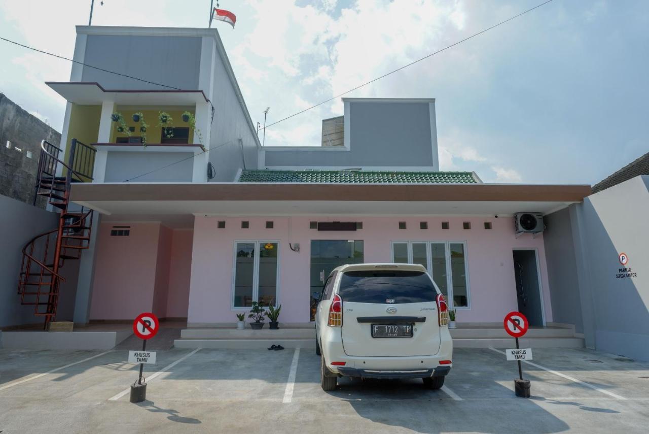 Reddoorz Near Rita Supermall Purwokerto 2 エクステリア 写真